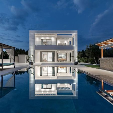 Antonia Villa - Luxurious Serenity With Private Pool, By Zantewize Kalipádhon Exteriör bild