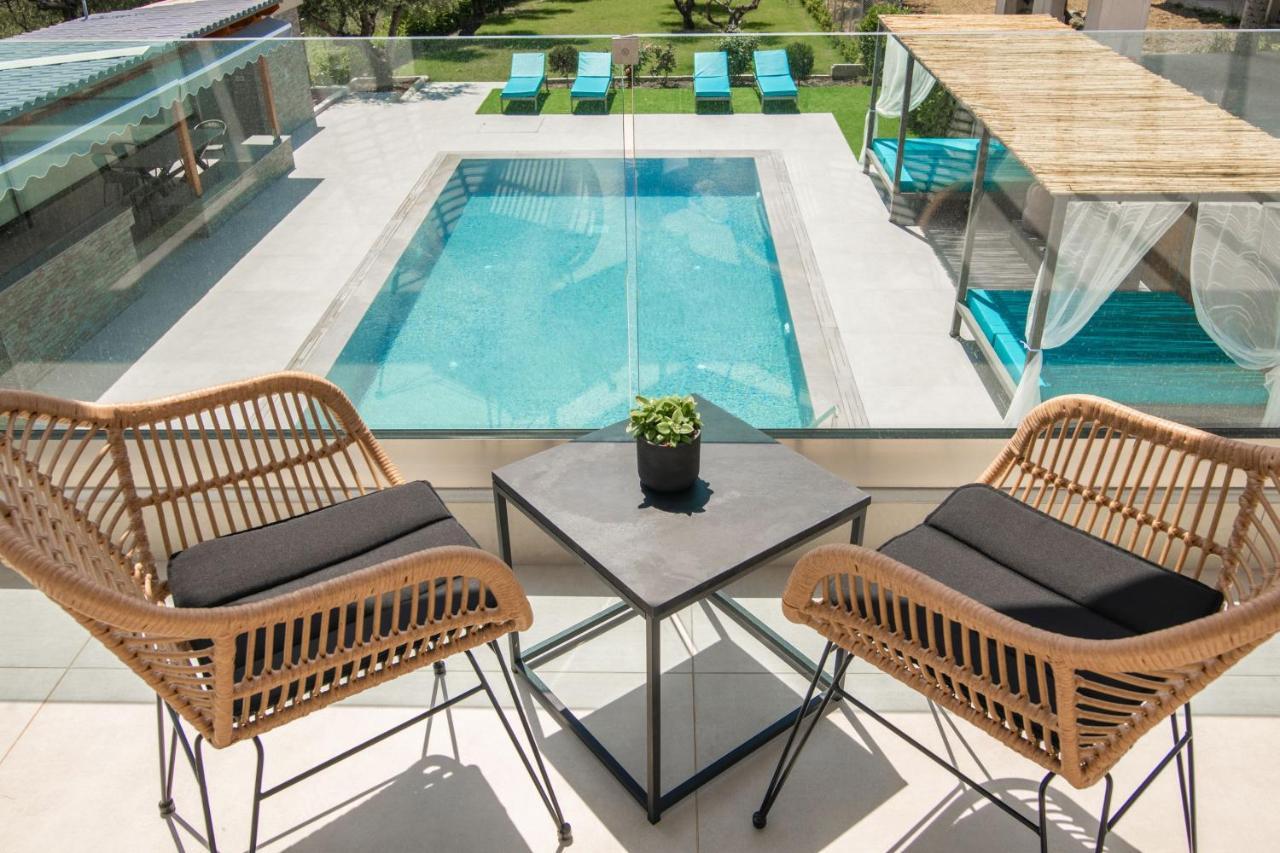 Antonia Villa - Luxurious Serenity With Private Pool, By Zantewize Kalipádhon Exteriör bild