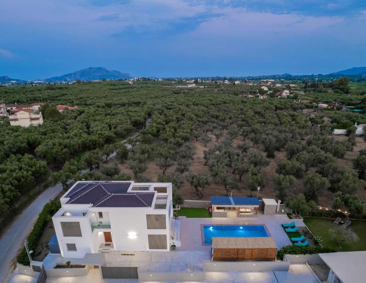 Antonia Villa - Luxurious Serenity With Private Pool, By Zantewize Kalipádhon Exteriör bild
